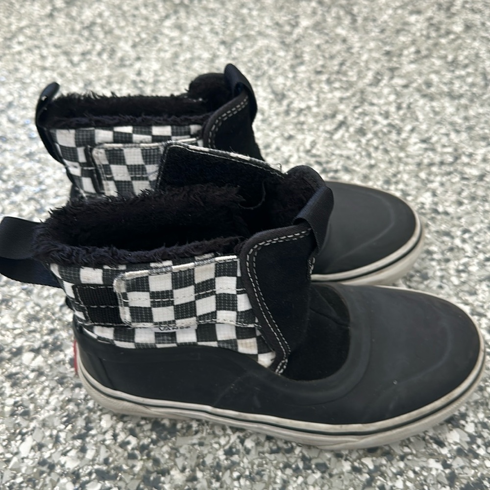 Vans - Slip On High Terrain Boots Size 3